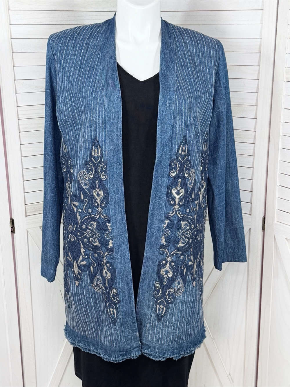 Chicos Boho Embroidered Sequin Fringe Hem Denim Topper Jacket Blue Large 2 Open